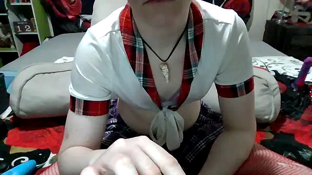 Snapshot of AverageRose chatting on March 12, 7:59 pm AverageRose online show from March 12, 7:59 pm
