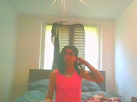 Snapshot of TamaraHardy chatting on December 16, 9:25 am TamaraHardy online show from December 16, 9:25 am