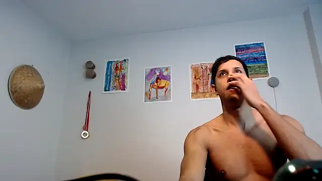 Snapshot of HOTLATINO2025 chatting on October 7, 3:53 pm HOTLATINO2025 online show from October 7, 3:53 pm