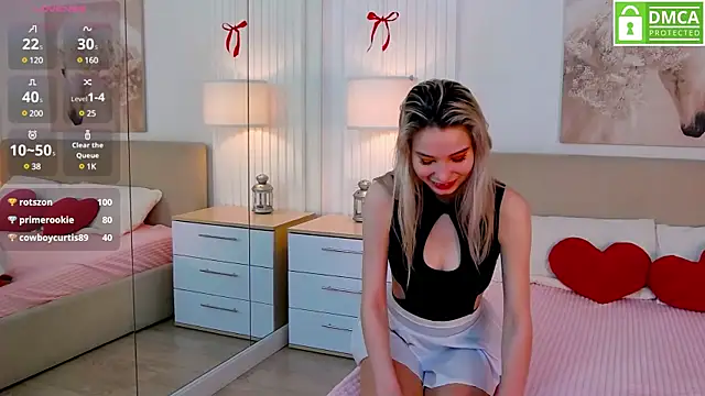 Snapshot of Emma_plux chatting on February 17, 7:04 am Emma plux online show from February 17, 7:04 am