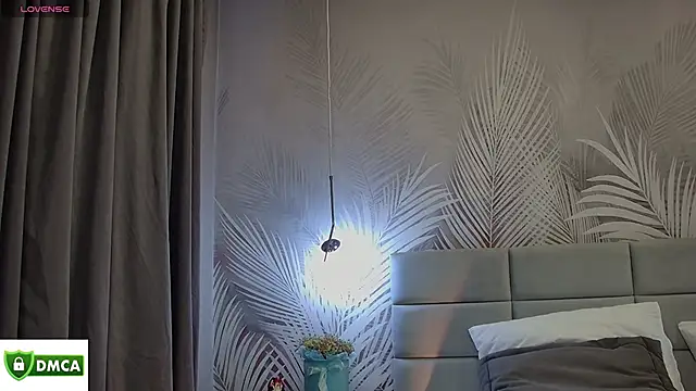 Snapshot of Emma_plux chatting on October 29, 8:05 am Emma plux online show from October 29, 8:05 am