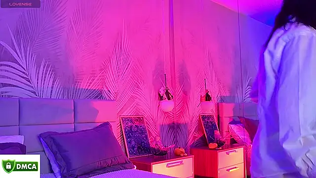 Snapshot of Emma_plux chatting on November 2, 8:06 am Emma plux online show from November 2, 8:06 am