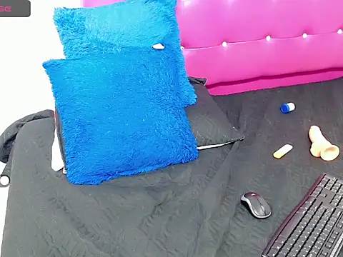 Snapshot of mia_grey01 chatting on February 3, 6:17 pm mia grey01 online show from February 3, 6:17 pm