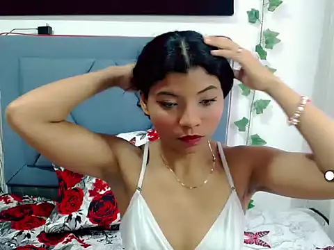 Snapshot of mia_grey01 chatting on February 10, 12:29 pm mia grey01 online show from February 10, 12:29 pm