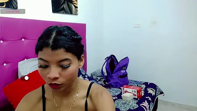 Snapshot of mia_grey01 chatting on February 18, 11:55 am mia grey01 online show from February 18, 11:55 am