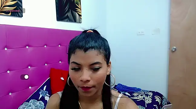 Snapshot of mia_grey01 chatting on February 19, 12:55 pm mia grey01 online show from February 19, 12:55 pm