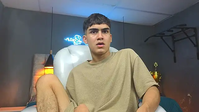 Tommy18   online show from February 13, 9:41 am