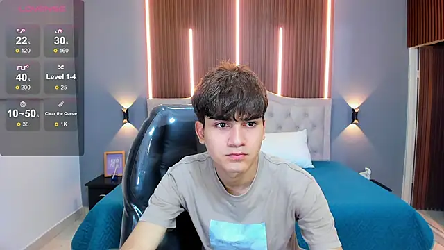 Tommy18   online show from September 24, 3:32 am