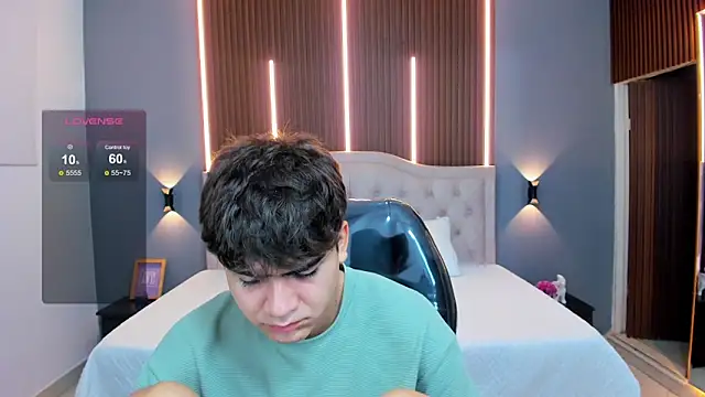 Tommy18   online show from November 22, 3:38 am