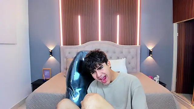 Tommy18   online show from November 29, 3:42 am