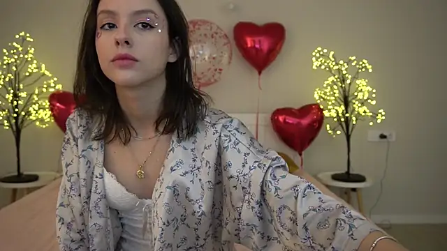 Snapshot of AnnaElys chatting on February 13, 8:06 am AnnaElys online show from February 13, 8:06 am