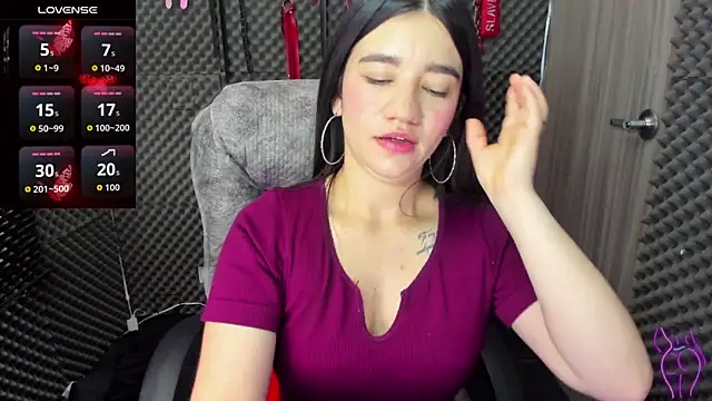 Snapshot of lilihot_ chatting on November 6, 3:35 pm lilihot online show from November 6, 3:35 pm