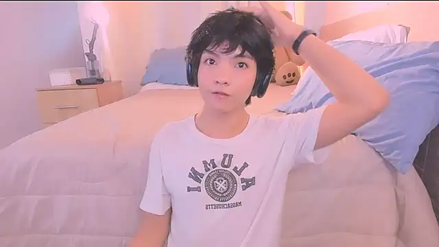 AllanYong18 online show from November 28, 12:08 pm