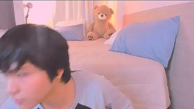 AllanYong18 online show from December 2, 10:31 am