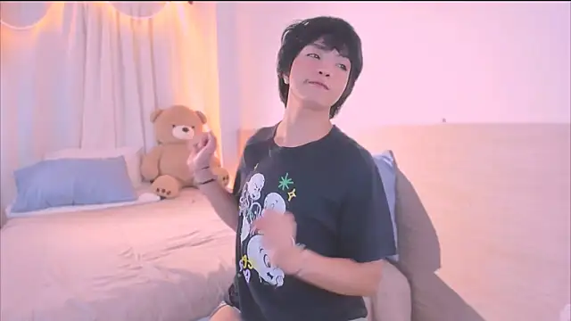 AllanYong18 online show from December 16, 7:46 am