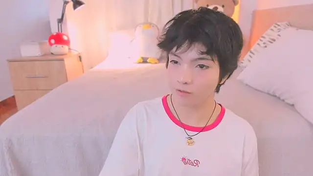 AllanYong18 online show from February 19, 12:56 pm