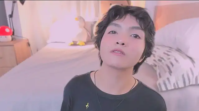 AllanYong18 online show from March 2, 7:15 am