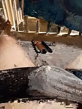 Snapshot of ludov17 chatting on December 15, 8:35 pm ludov17 online show from December 15, 8:35 pm