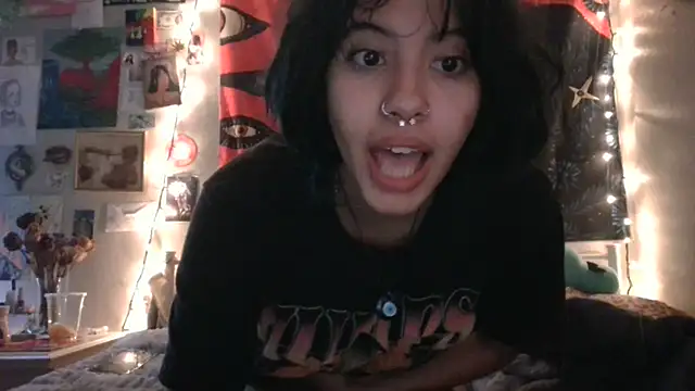 Rubyred2369 online show from January 8, 8:39 pm