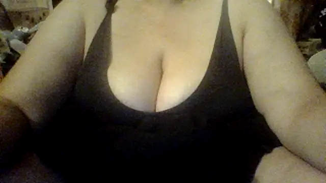 Snapshot of Nice_n_hairy580 chatting on November 15, 6:55 am Nice n hairy580 online show from November 15, 6:55 am