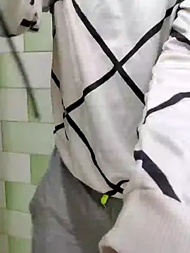 Snapshot of TOPMOON001 chatting on January 20, 8:40 pm TOPMOON001 online show from January 20, 8:40 pm