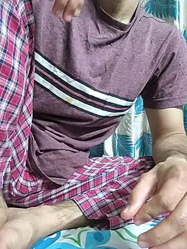 TOPMOON001 online show from March 19, 7:07 pm