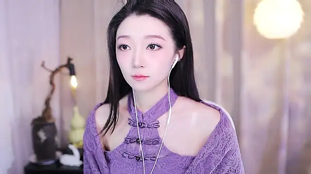 Snapshot of Zoe-99 chatting on December 4, 12:36 pm Zoe-99 online show from December 4, 12:36 pm