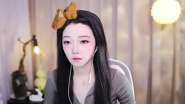 Snapshot of Zoe-99 chatting on December 22, 1:19 pm Zoe-99 online show from December 22, 1:19 pm