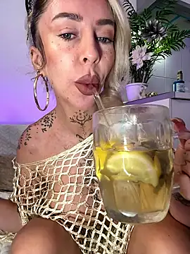 CheekyChels online show from January 11, 1:38 pm