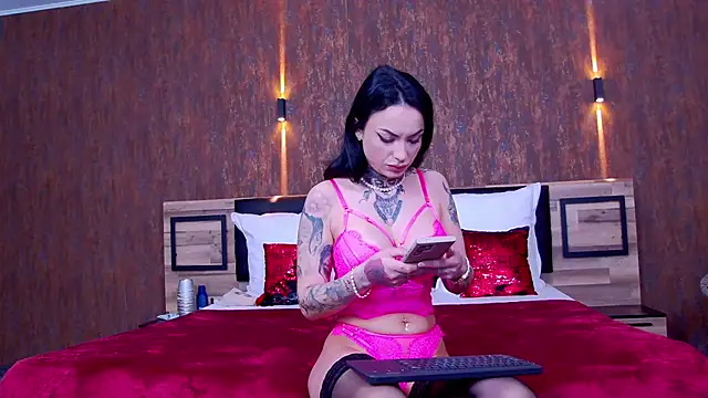 Snapshot of NataliaCristal chatting on January 12, 7:53 am NataliaCristal online show from January 12, 7:53 am