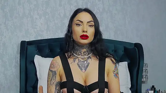 Snapshot of NataliaCristal chatting on December 4, 6:44 am NataliaCristal online show from December 4, 6:44 am