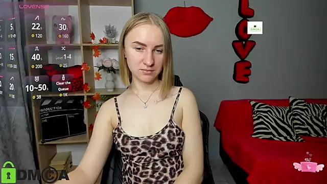 Snapshot of BeautyBlondy chatting on November 21, 1:10 pm BeautyBlondy online show from November 21, 1:10 pm