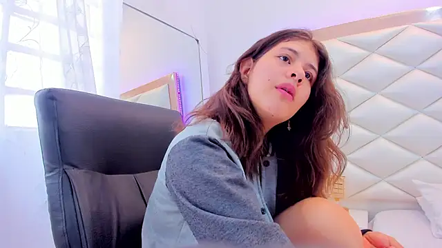 MiaQueen021 online show from February 10, 3:42 pm