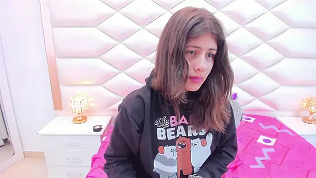 MiaQueen021 online show from March 14, 12:29 pm