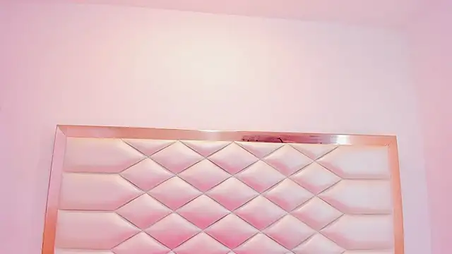 MiaQueen021 online show from March 19, 12:34 pm