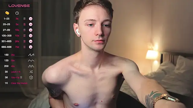 Snapshot of Calvin_Polanski chatting on November 7, 4:07 pm Calvin Polanski online show from November 7, 4:07 pm