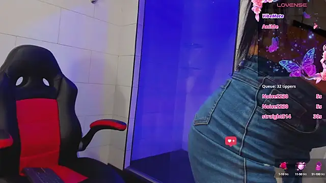 Snapshot of Ambar__Diaz chatting on January 21, 1:50 am Ambar Diaz online show from January 21, 1:50 am