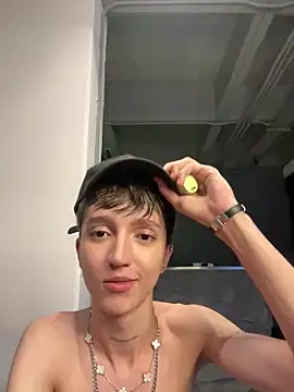 Snapshot of jeremy_salvatore chatting on February 6, 9:00 am jeremy salvatore online show from February 6, 9:00 am