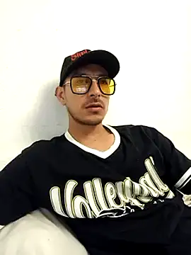 tony-camargo online show from January 20, 9:22 pm