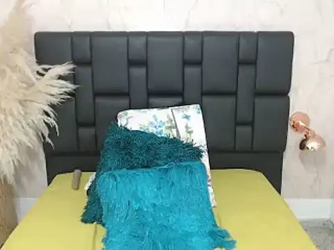 RAICHELLCOOPER1 online show from January 11, 12:55 am