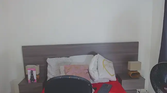 RAICHELLCOOPER1 online show from March 17, 10:28 pm