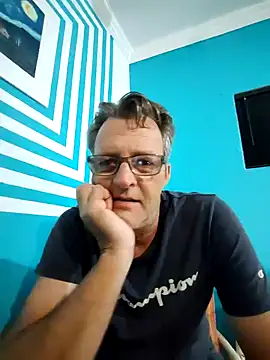 itsmeyes69 online show from January 10, 10:15 pm