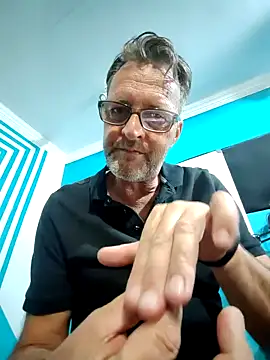 itsmeyes69 online show from January 29, 5:35 pm