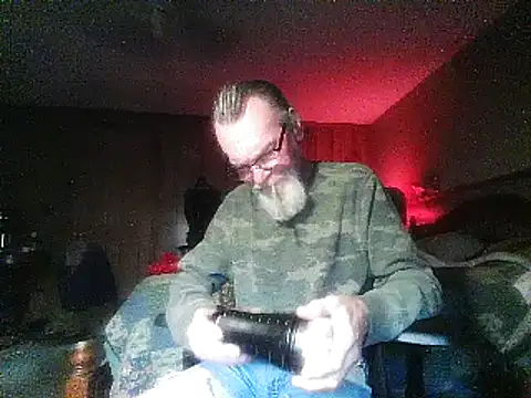 Snapshot of Aldick68 chatting on March 8, 10:45 pm Aldick68 online show from March 8, 10:45 pm