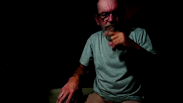 Snapshot of Aldick68 chatting on March 13, 9:43 am Aldick68 online show from March 13, 9:43 am