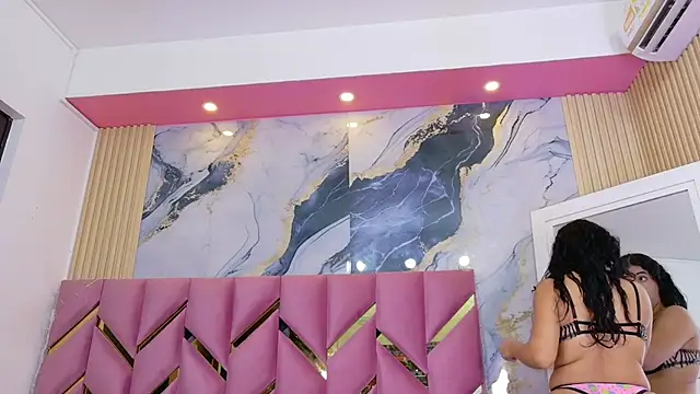 hotiergirl online show from November 17, 12:11 pm