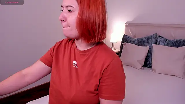 Snapshot of zoes_milee chatting on January 20, 11:35 am zoes milee online show from January 20, 11:35 am