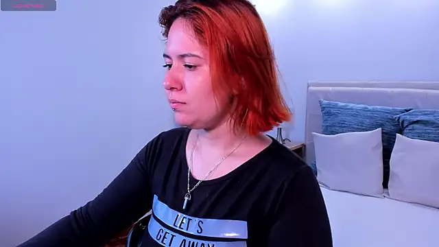 Snapshot of zoes_milee chatting on January 24, 11:37 am zoes milee online show from January 24, 11:37 am