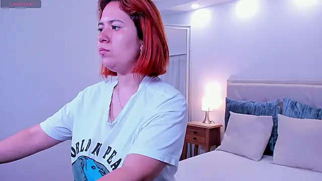 Snapshot of zoes_milee chatting on January 29, 11:20 am zoes milee online show from January 29, 11:20 am