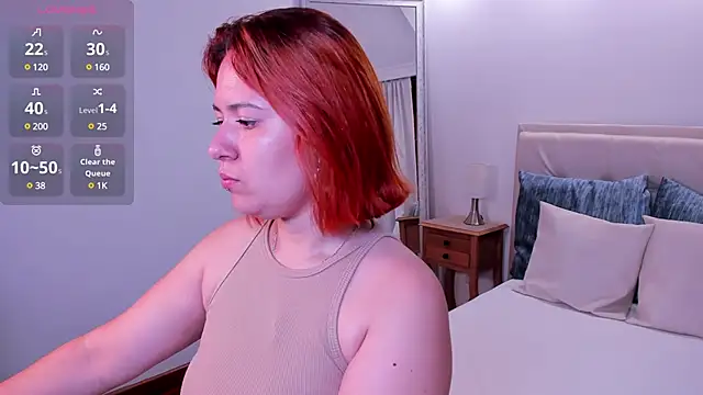 Snapshot of zoes_milee chatting on February 3, 11:20 am zoes milee online show from February 3, 11:20 am